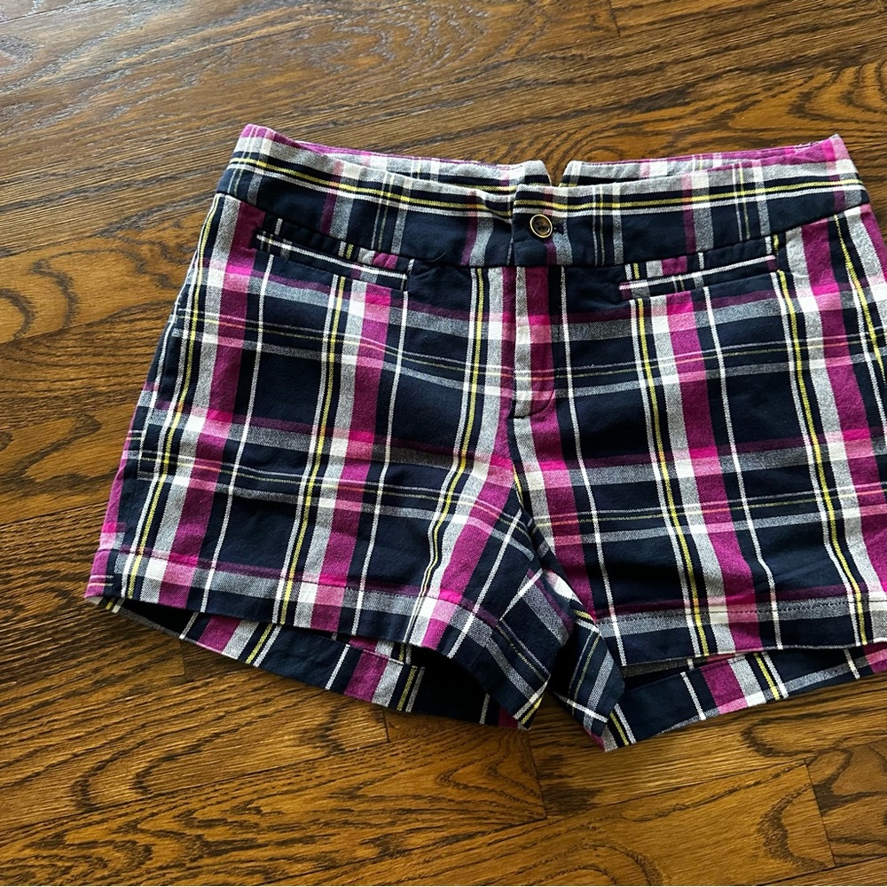 Banana Republic Plaid chino Shorts in Pink and blue